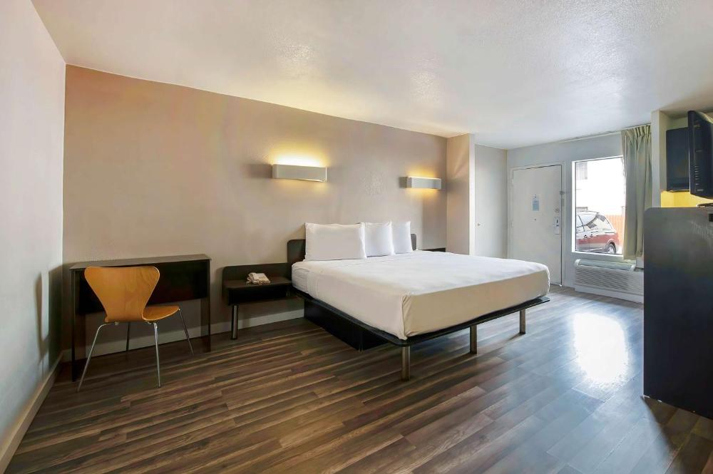 Suite - Non-Smoking interior